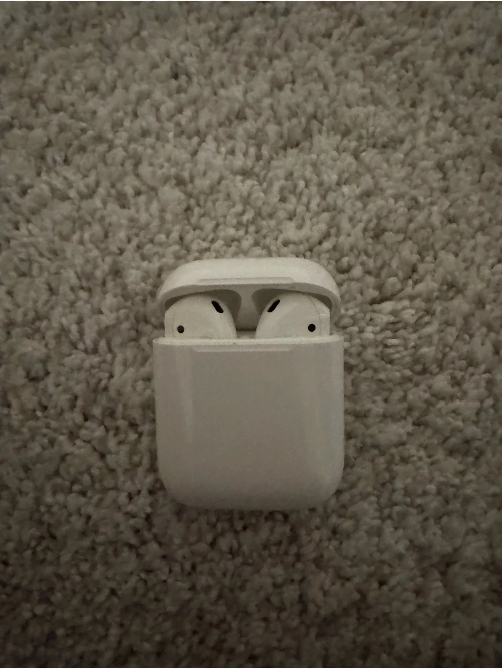2019 Gen 2 Apple Air Pods.